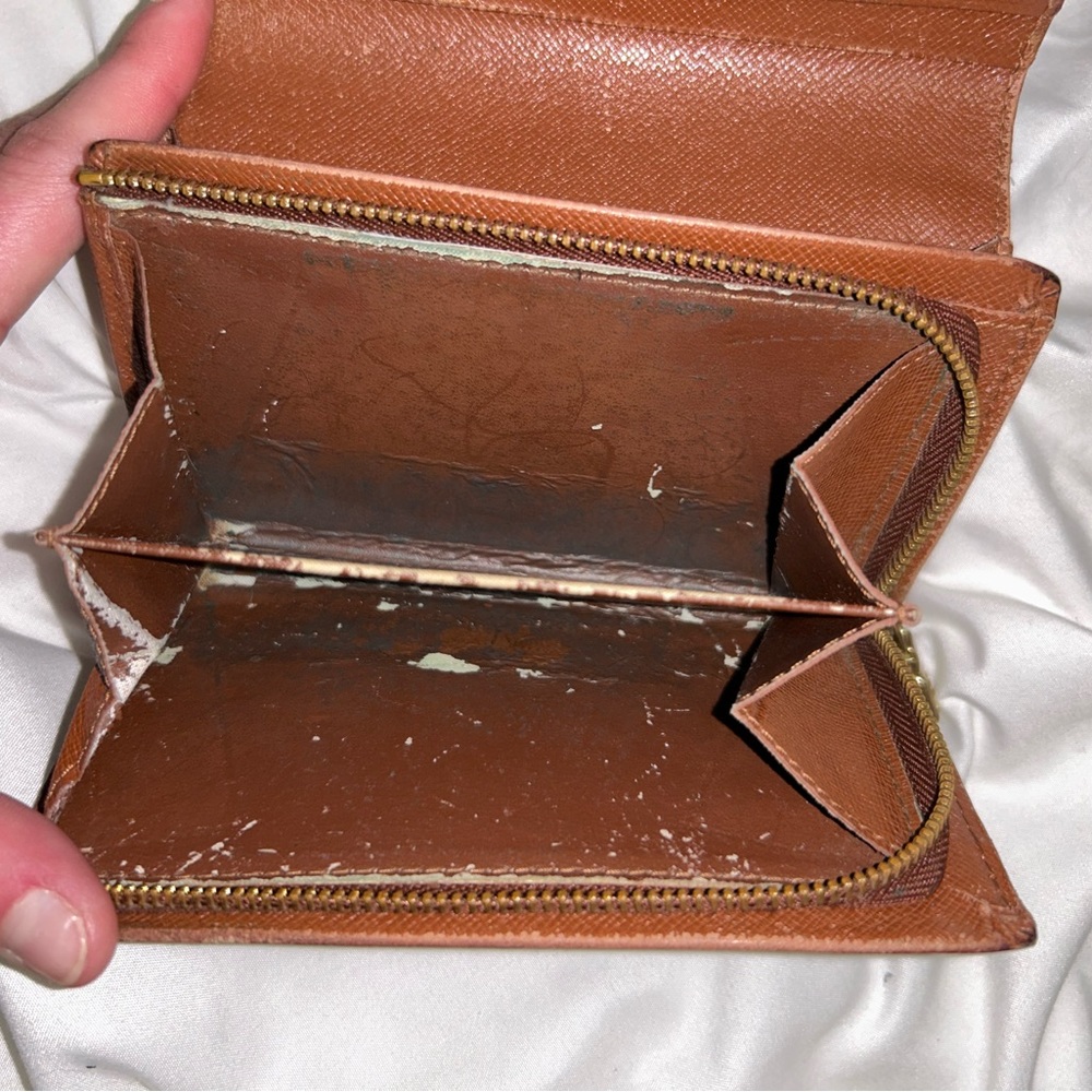 Louis Vuitton Monogram Wallet - Picture 7 of 7